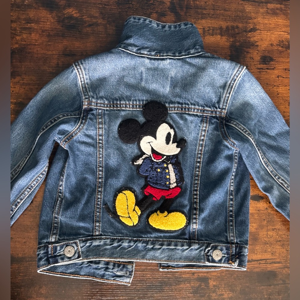 GAP - Kids Denim Jacket with Cartoon Patch -3t